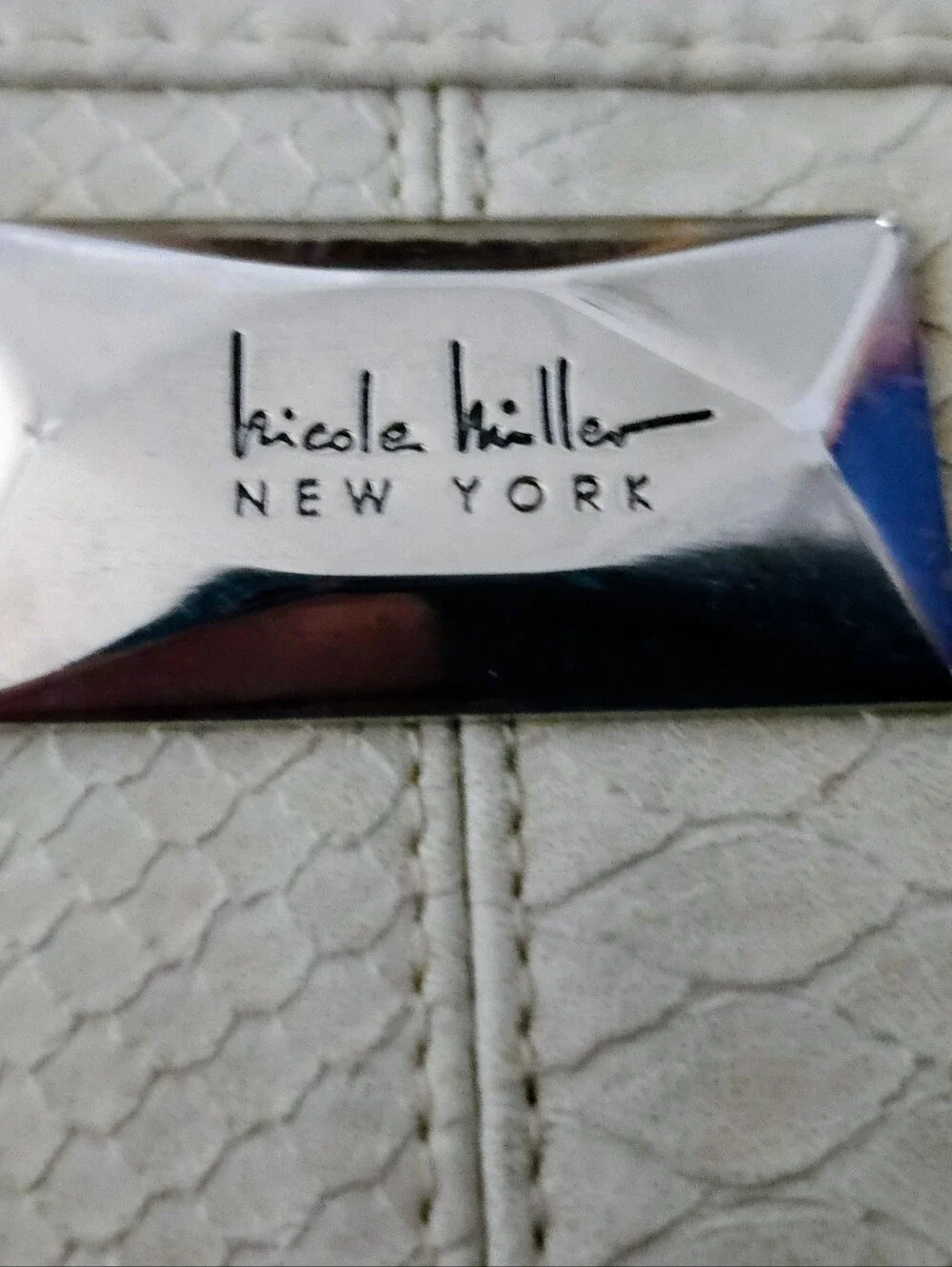 NWT Nicole Miller New York Beige Snake Skin Zip Wallet